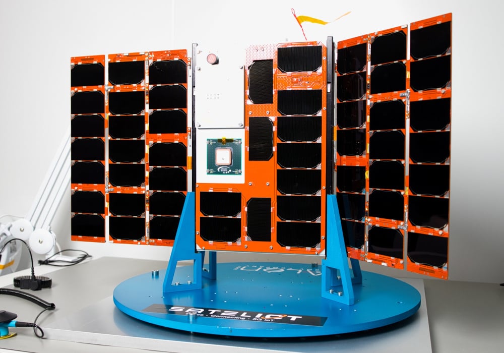 Alén Space designs and manufactures four satellites for Sateliot’s 5G constellation