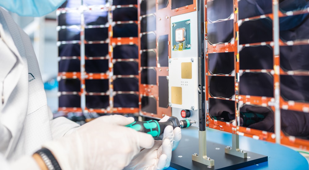 Sateliot moves forward with its constellation with five new satellites manufactured by Alén Space